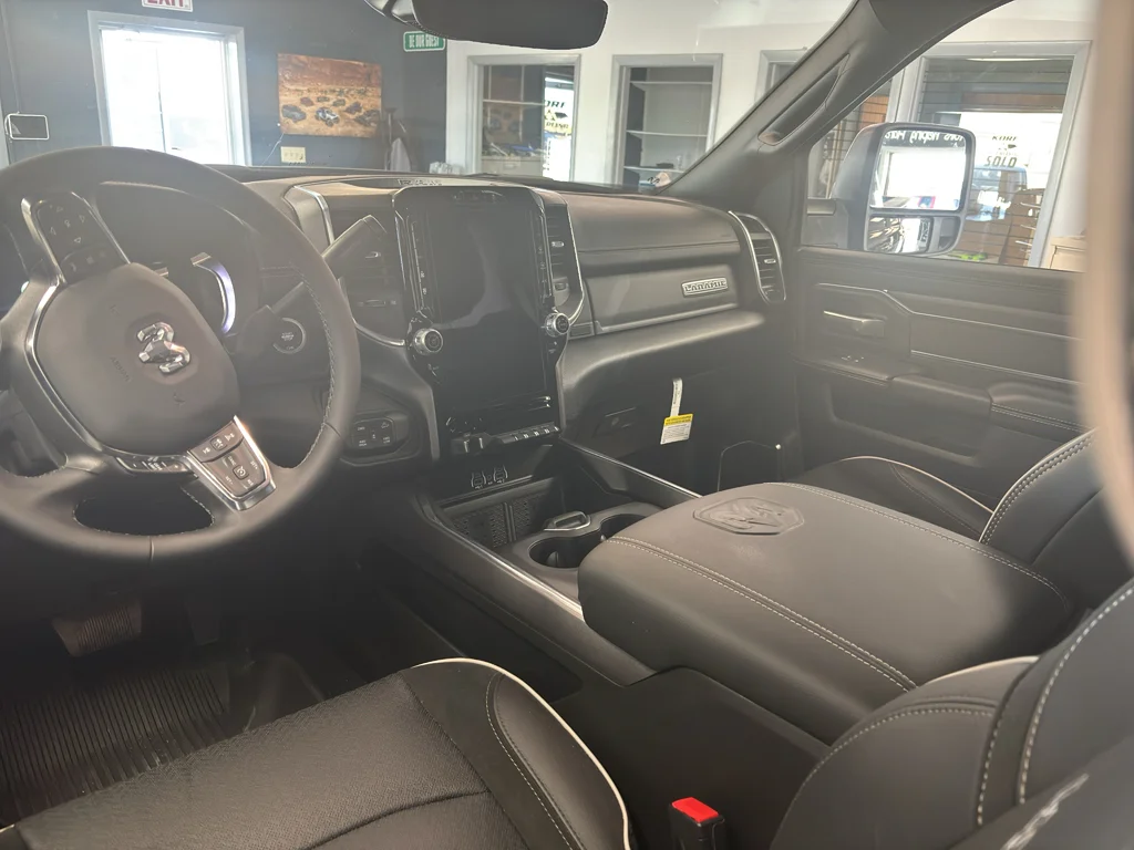 New 2025 Granite Crystal Metallic Clear-Coat Exterior Paint RAM Laramie High Plains Edition image 16
