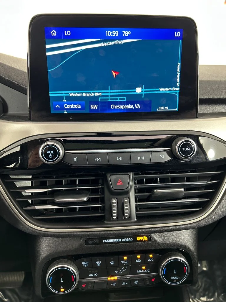 Used 2022 Gray Ford SEL image 14