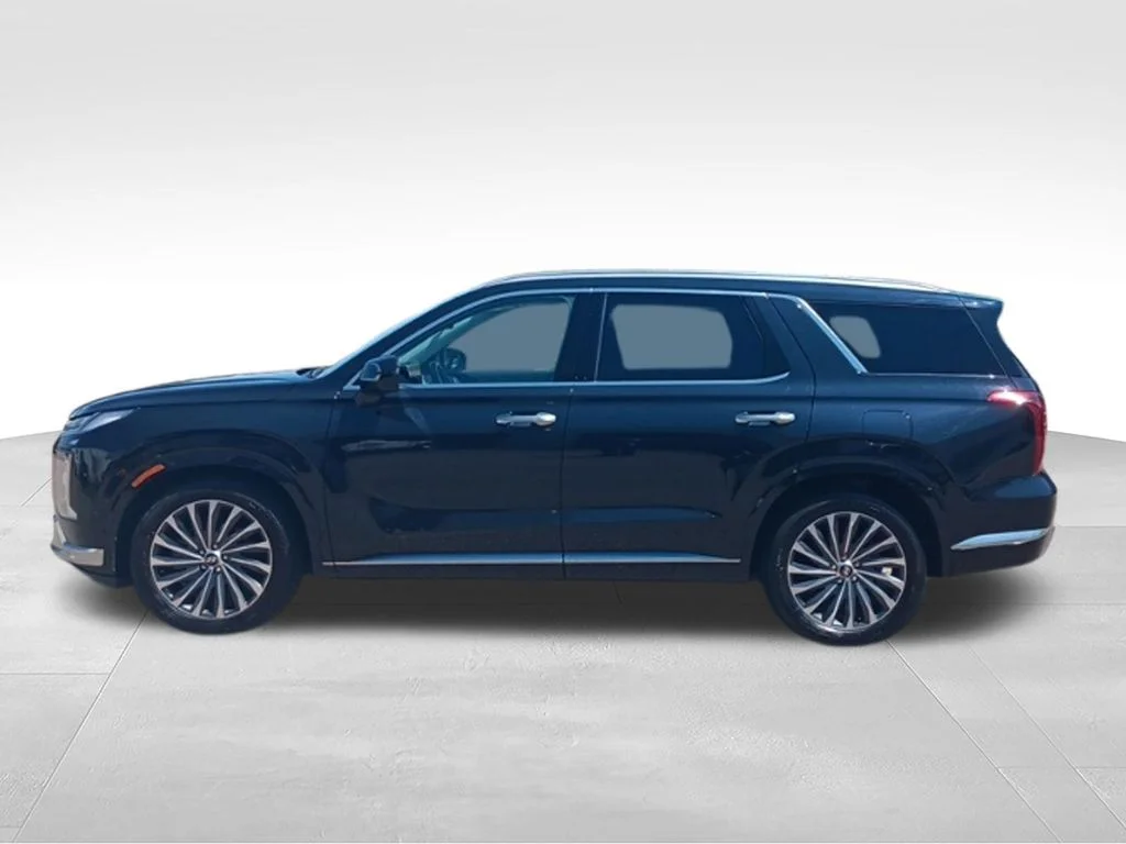 Used 2024 Moonlight Cloud Hyundai Calligraphy image 4