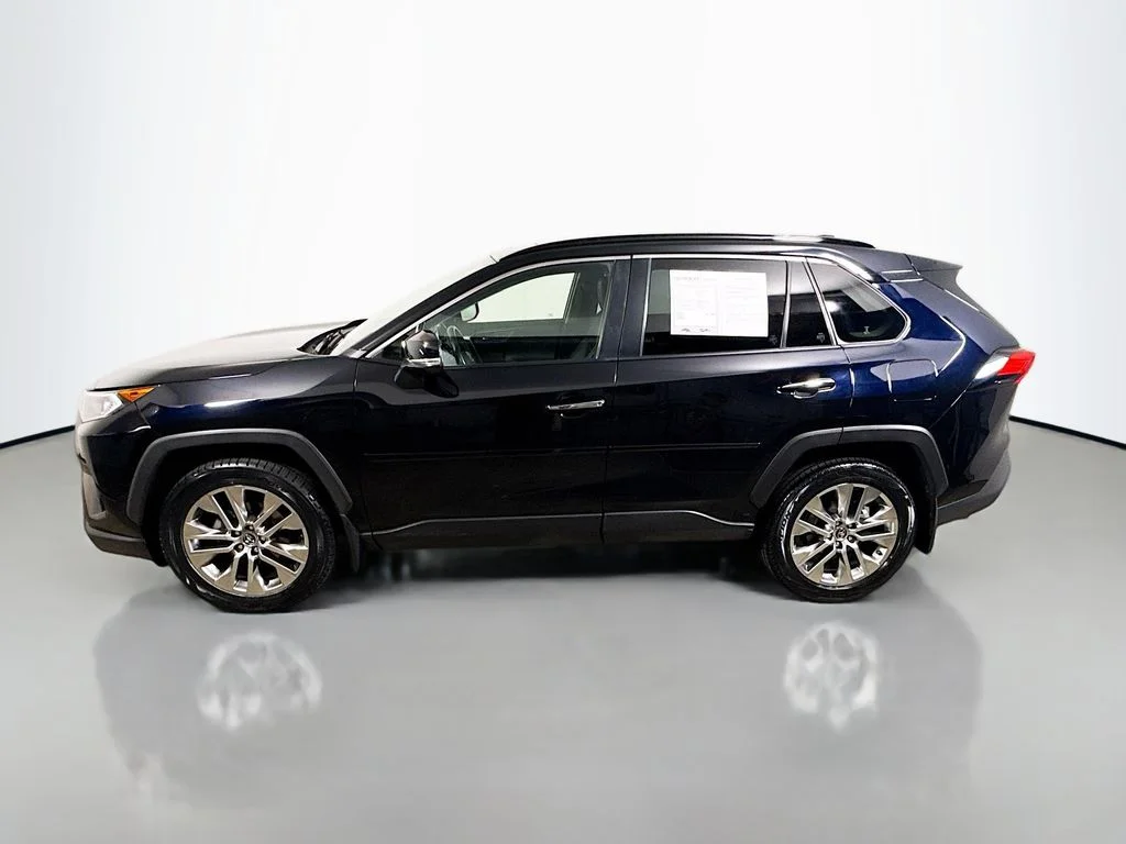 Used 2019 Midnight Black Metallic Toyota Limited image 4