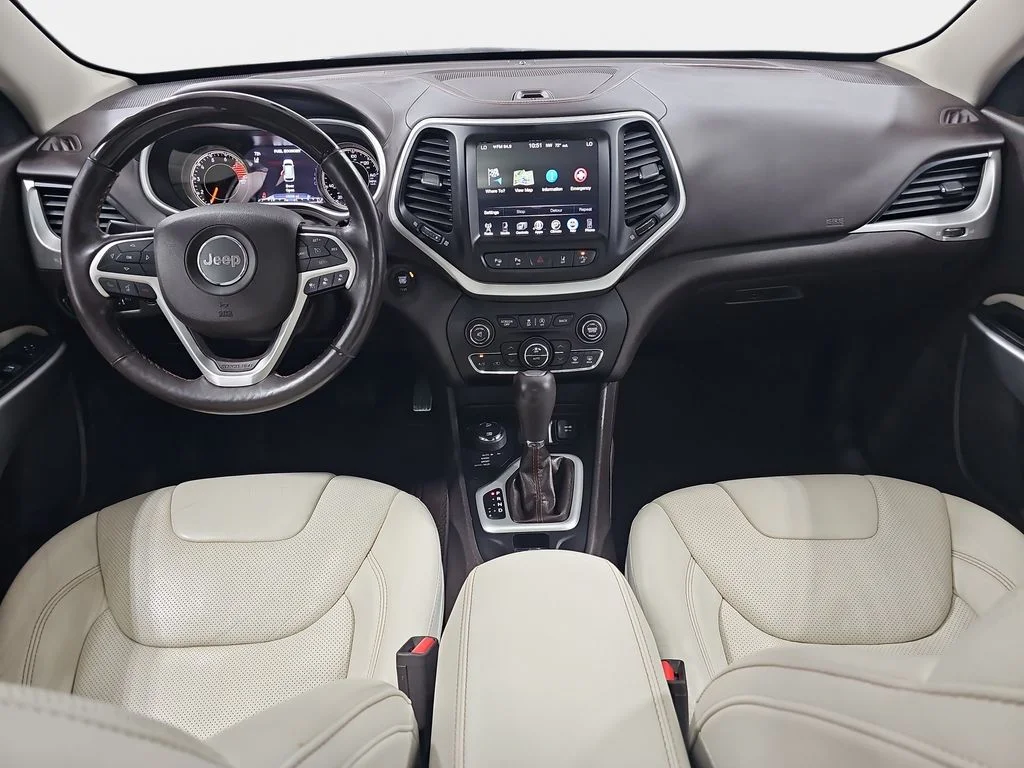 Used 2017 Silver Jeep Overland image 10