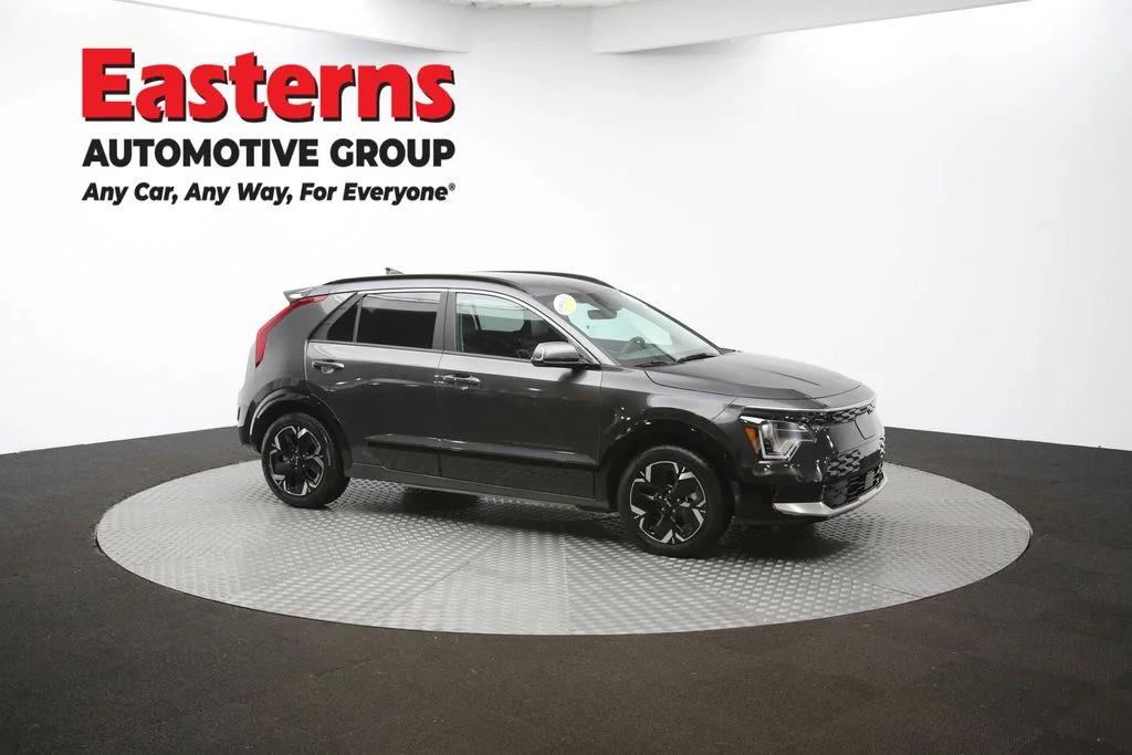 Used 2024 Gray Kia Wind image 45