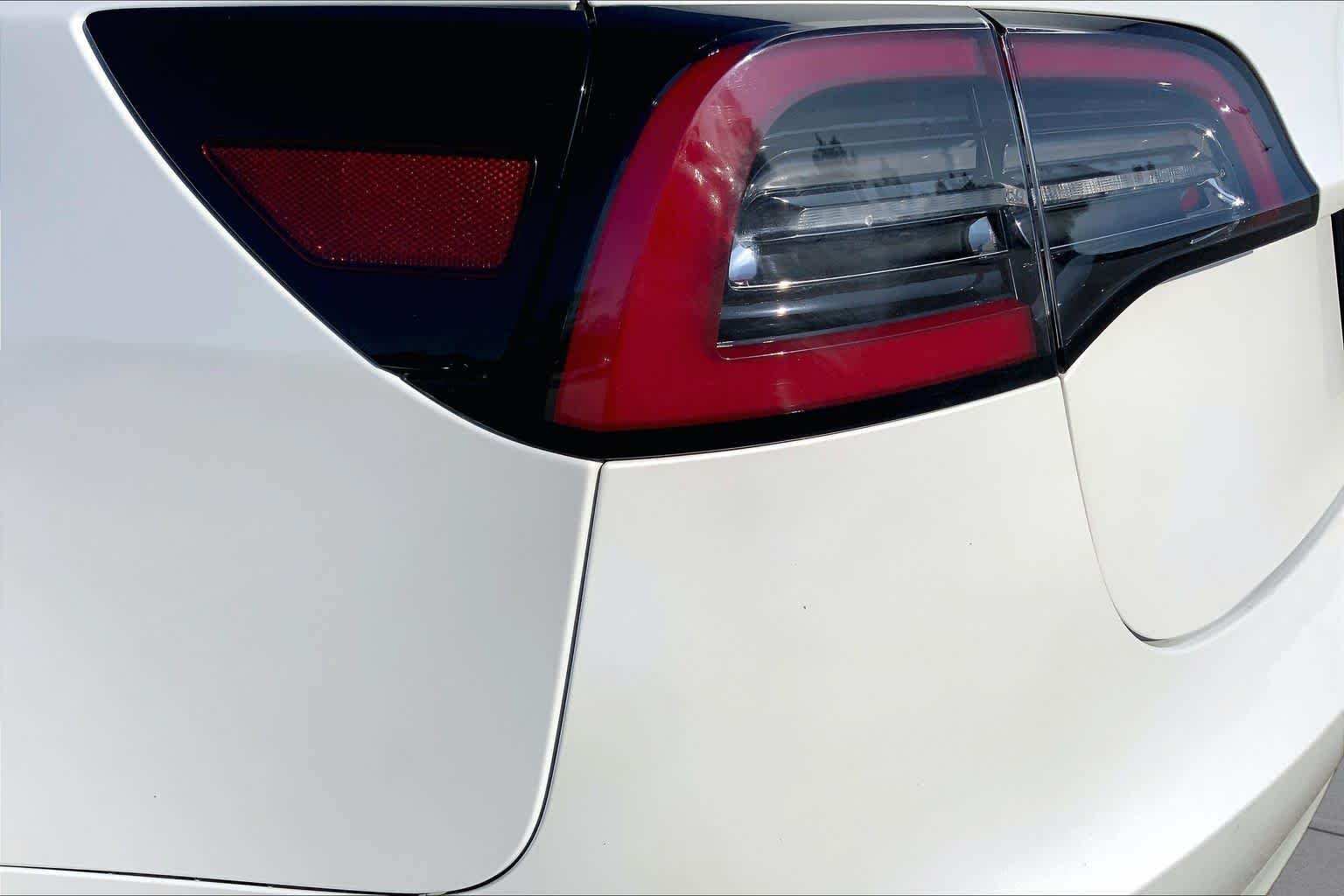 Used 2021 Pearl White Multi-Coat Tesla Long Range image 26