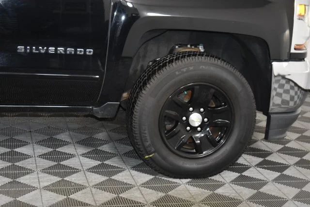 Used 2019 Black Chevrolet LT image 10