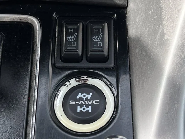 Used 2022  Mitsubishi LE image 24