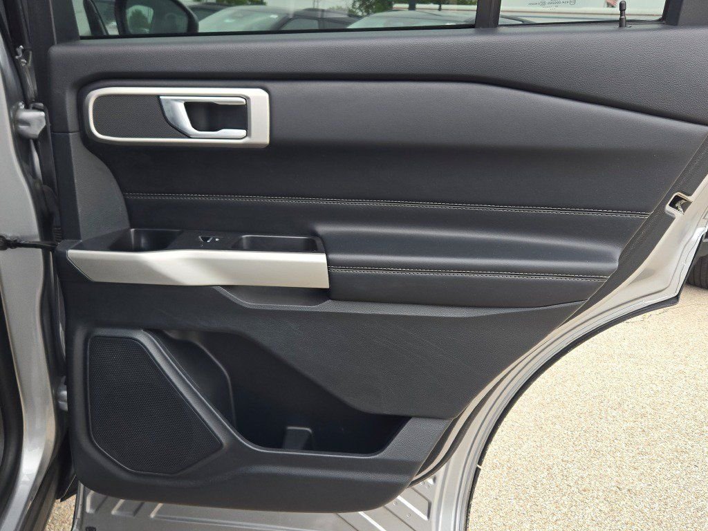 Used 2021 Silver Ford XLT image 11
