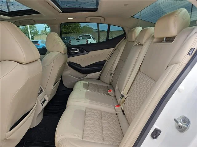 Used 2022 Pearl White Tricoat Nissan Platinum image 10