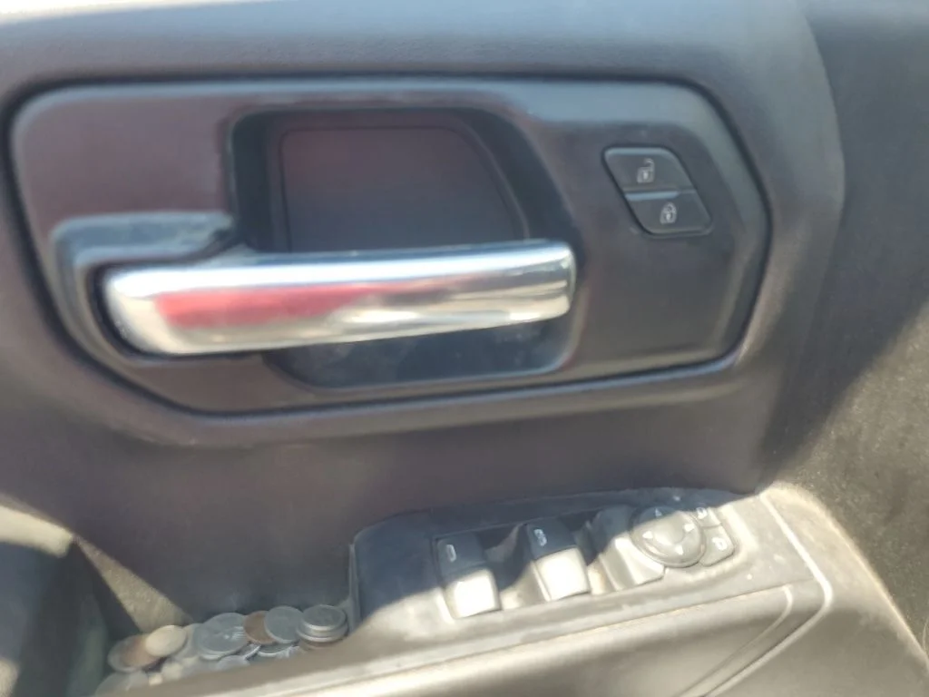 Used 2019 Silver Chevrolet Custom image 13