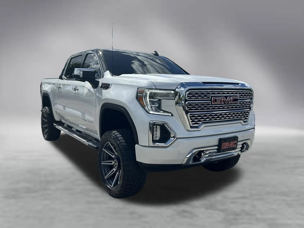 Used 2021 White Frost GMC Denali image 2