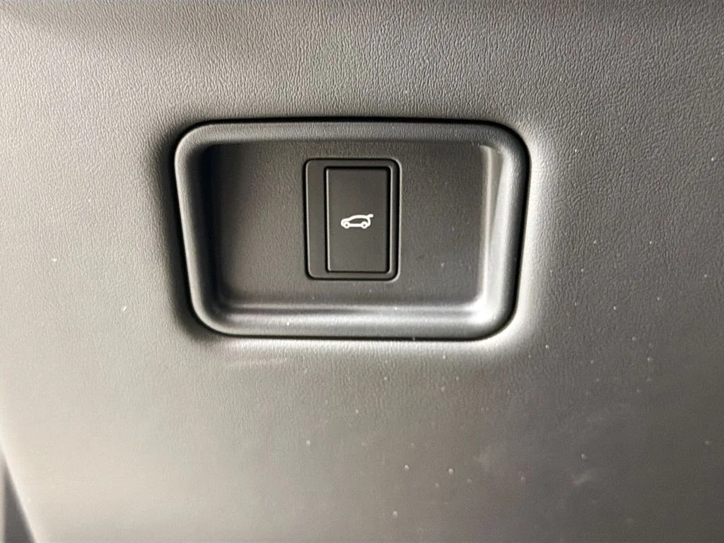 New 2026 Carpathian Grey Land Rover SE 7 Seats image 10