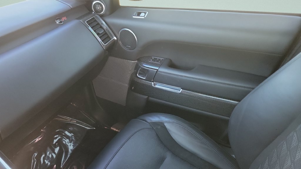 Used 2019 Black Land Rover SVR image 13