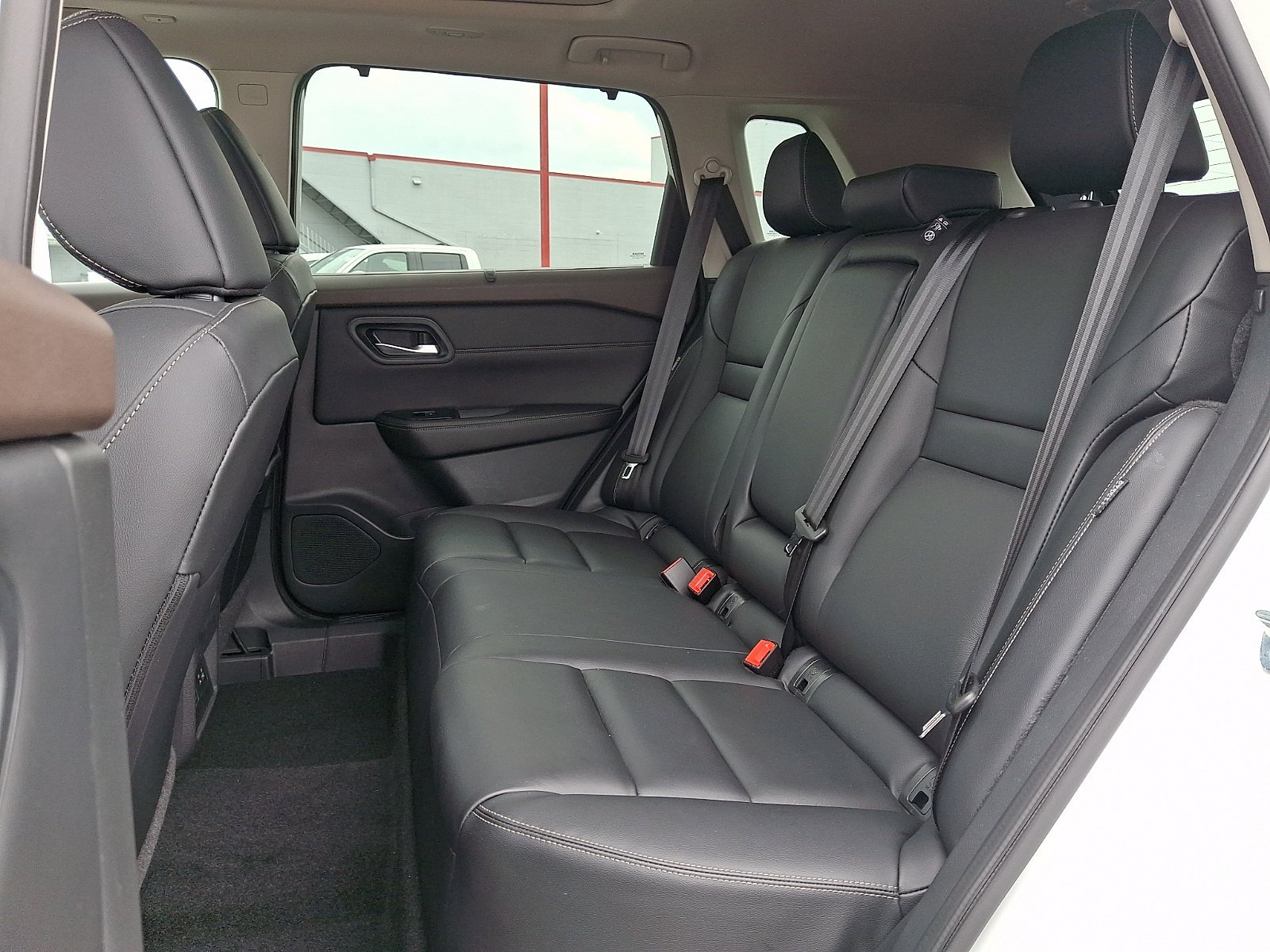 Used 2023 Pearl White Tricoat Nissan SL image 10