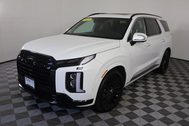 Used 2025 White Hyundai Calligraphy Night Edition image 4