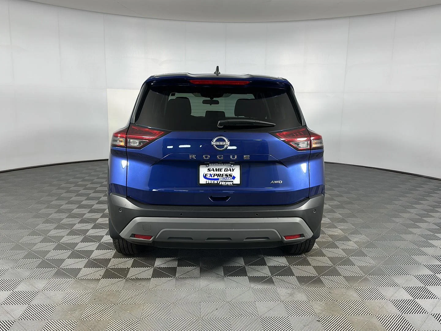 Used 2022 Caspian Blue Metallic Nissan S image 32