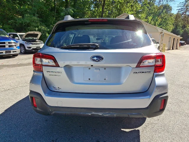 Used 2019 Silver Subaru 2.5i image 9