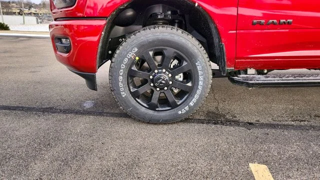 New 2026 Molten Red Pearl-Coat Exterior Paint RAM Laramie image 17