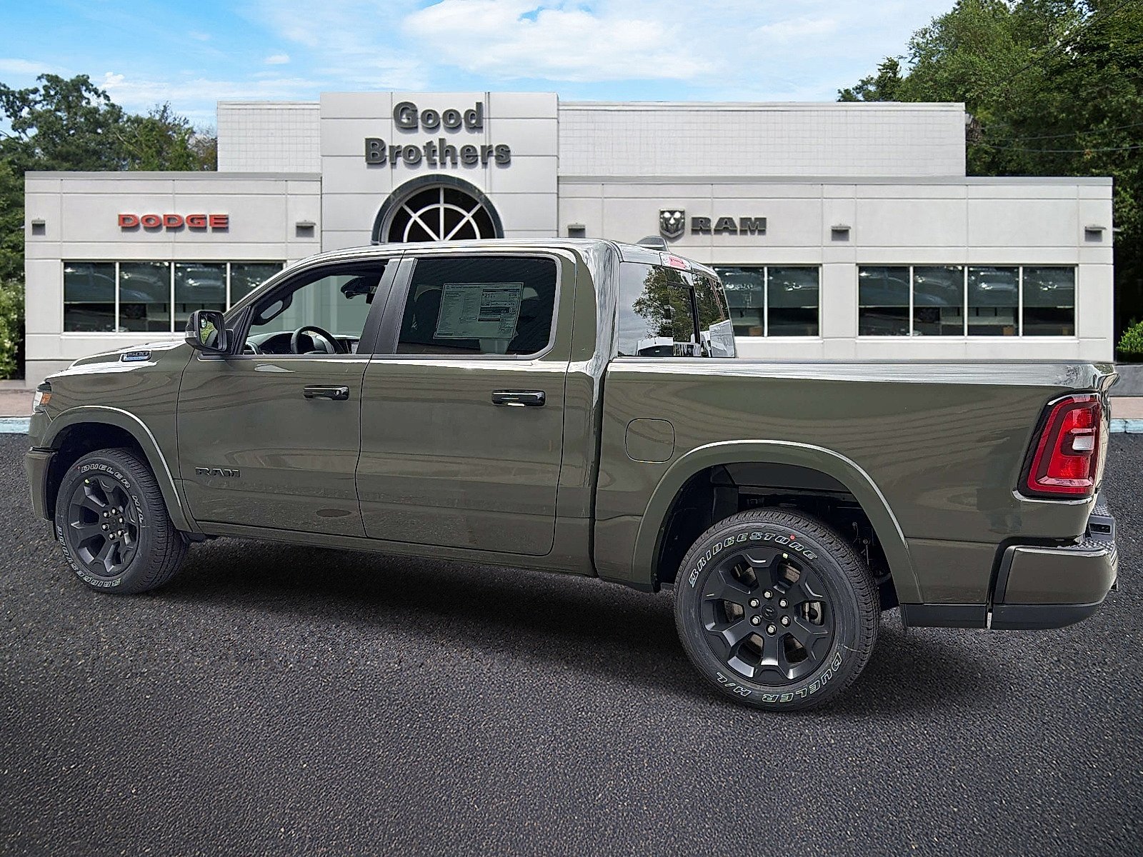 New 2027 Tank Exterior Paint RAM Big Horn Crew Cab 4x4 5