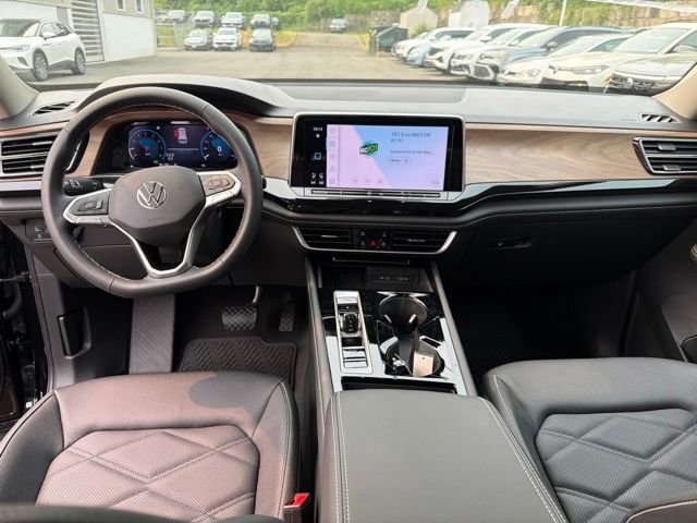 New 2026 Black Volkswagen 2.0T SE w/Technology image 15
