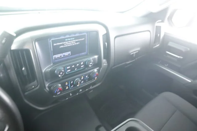 Used 2018 White Chevrolet LT image 23