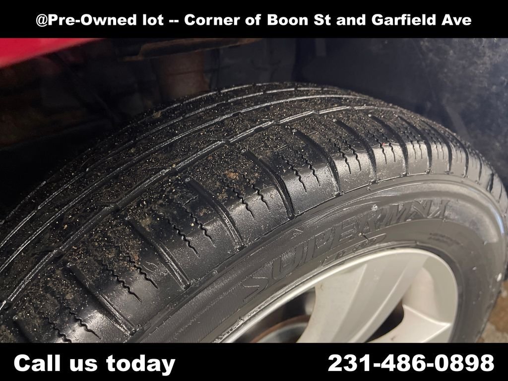 Used 2014 Red Jeep Sport image 11
