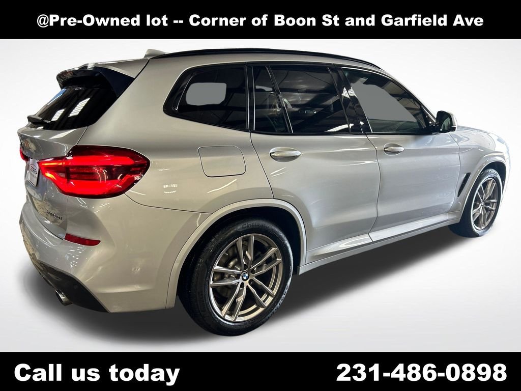 Used 2021 Silver BMW xDrive30i image 5