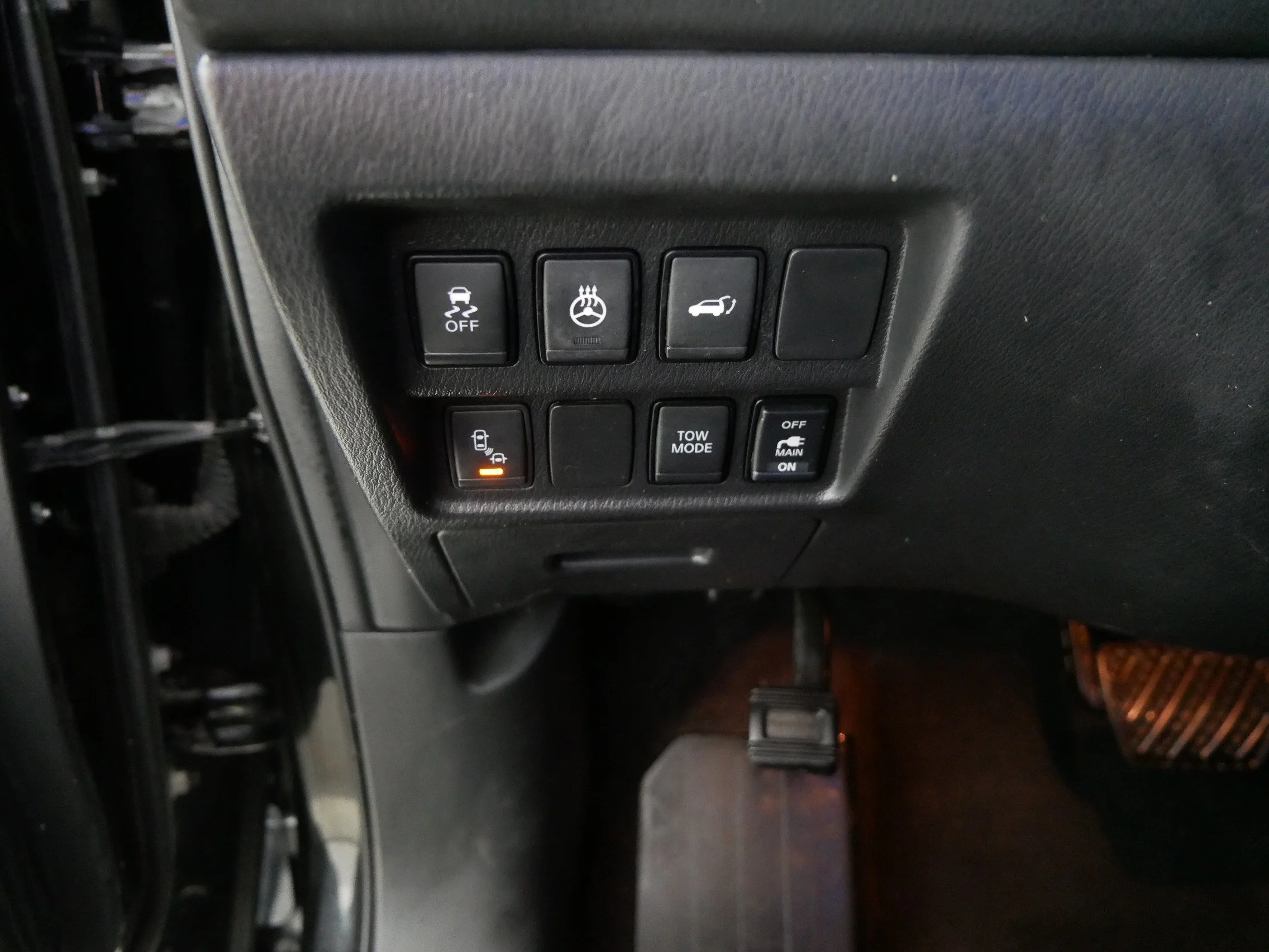 Used 2018 Magnetic Black Nissan SL image 26