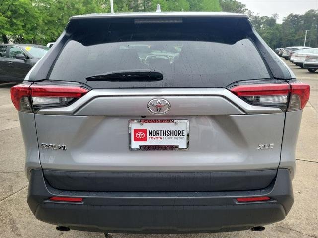 Certified Used 2023 SILVER SKY METALLIC Toyota  image 4