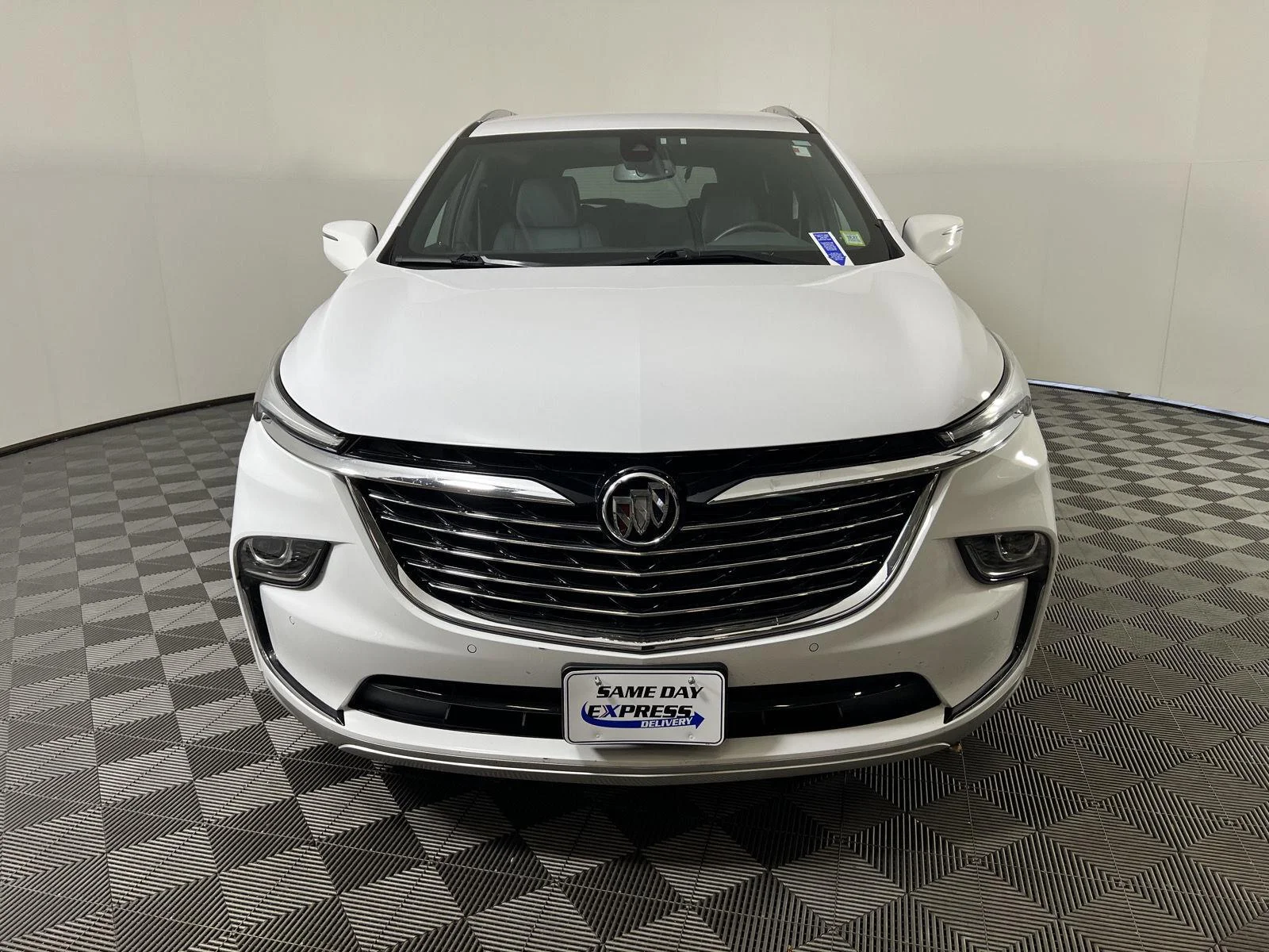 Used 2024 Summit White Buick Essence image 29