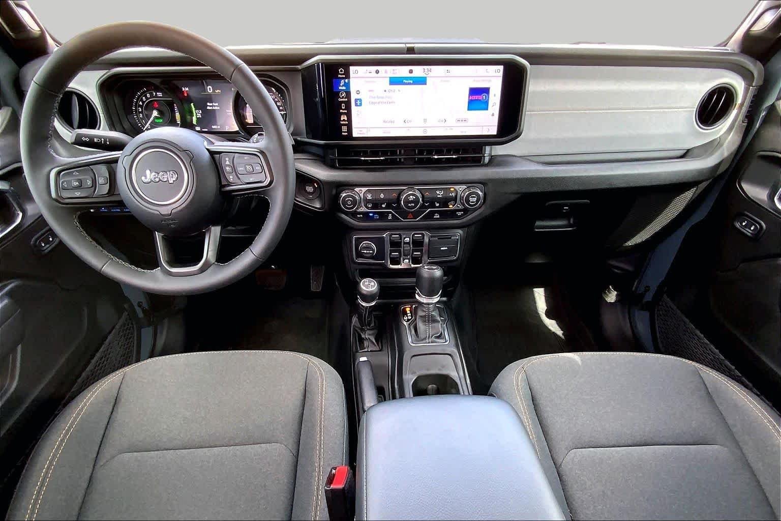 Used 2025 Anvil Clearcoat Jeep Sport S image 13