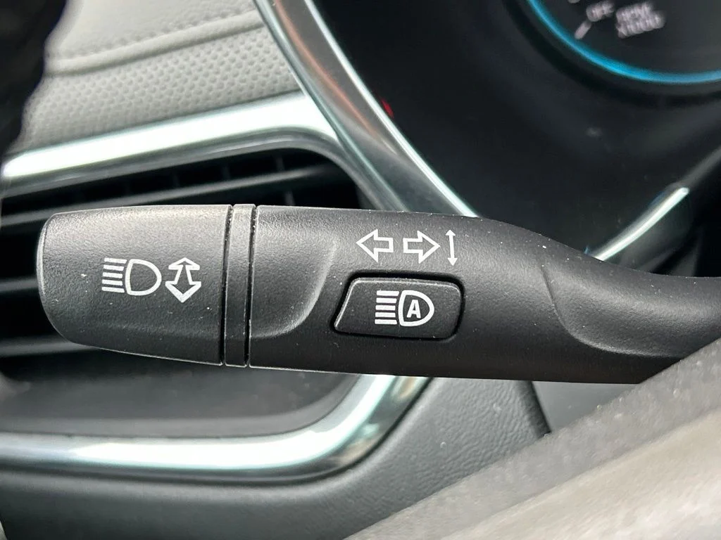 Used 2018 Cajun Red Tintcoat Chevrolet Premier image 24