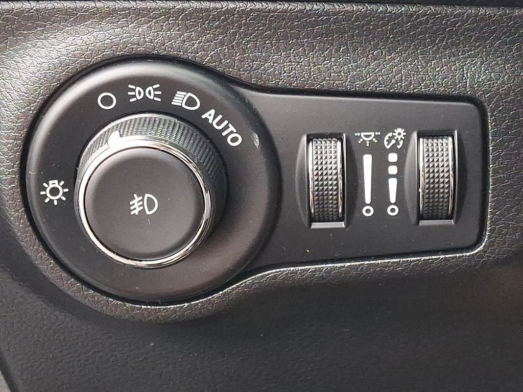 Used 2019 Black Jeep Latitude image 26