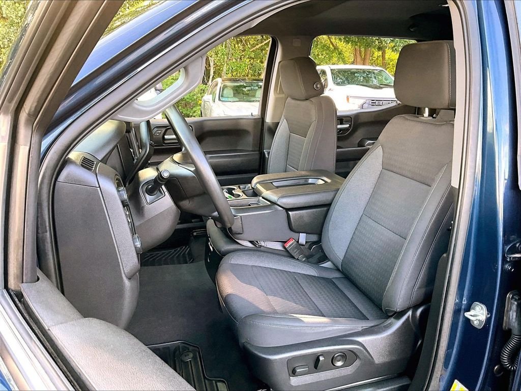 Used 2023 Blue Chevrolet Custom image 10