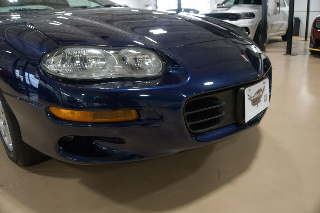 Used 2001  Chevrolet Base image 9