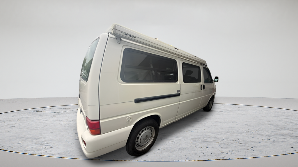 Used 2001  Volkswagen GLS image 2