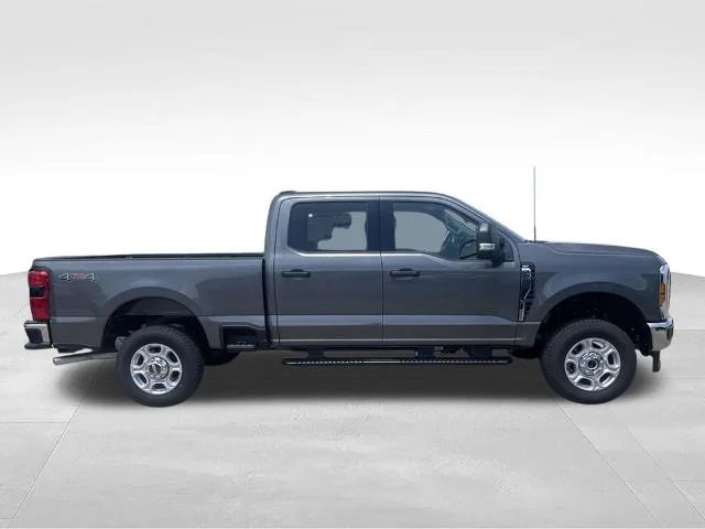 New 2026 Carbonized Gray Metallic Ford F-250® XLT image 27