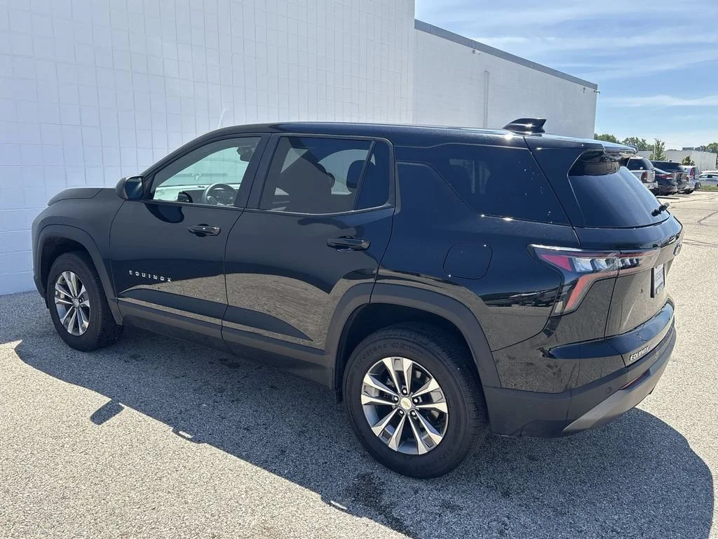 2026 Chevrolet Equinox LT - Photo 11