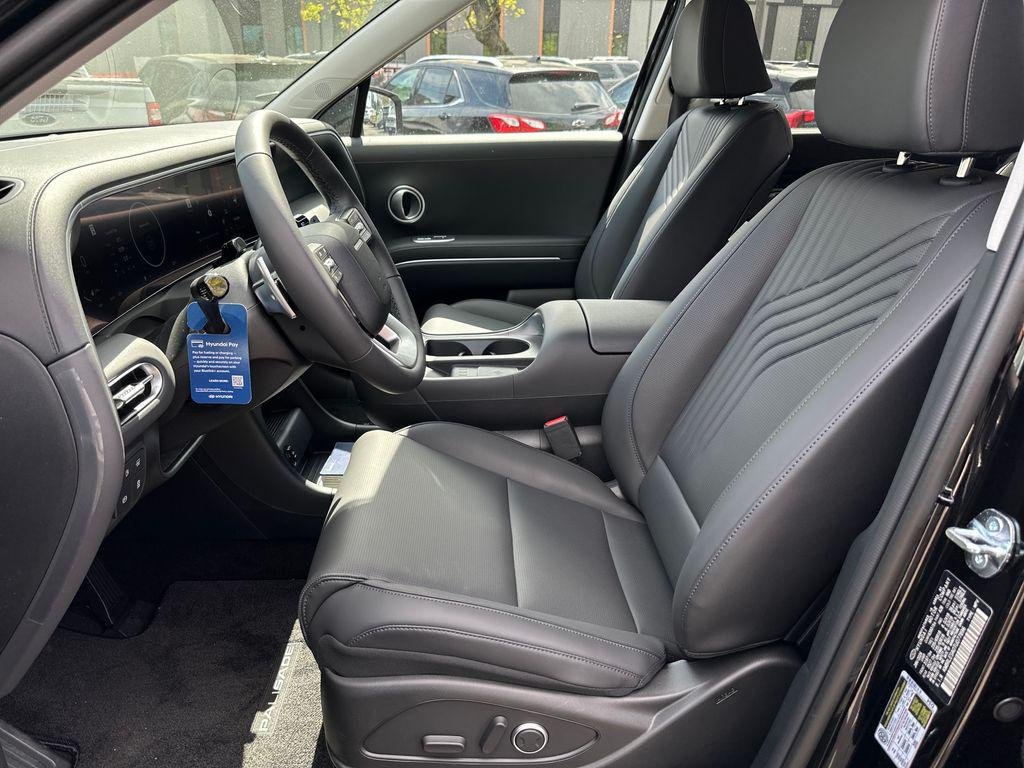 New 2026 Black Hyundai SEL 7P image 10