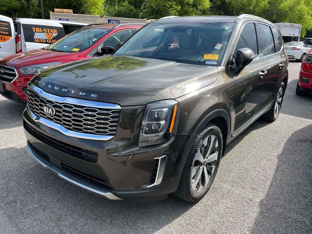 Used 2021 Green Kia EX image 4