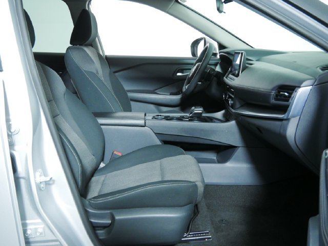 Used 2024 Silver Nissan SV image 12