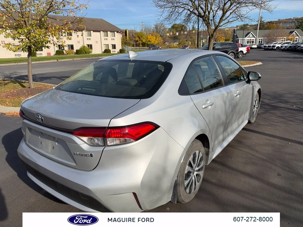 Used 2021 Classic Silver Metallic Toyota LE image 4