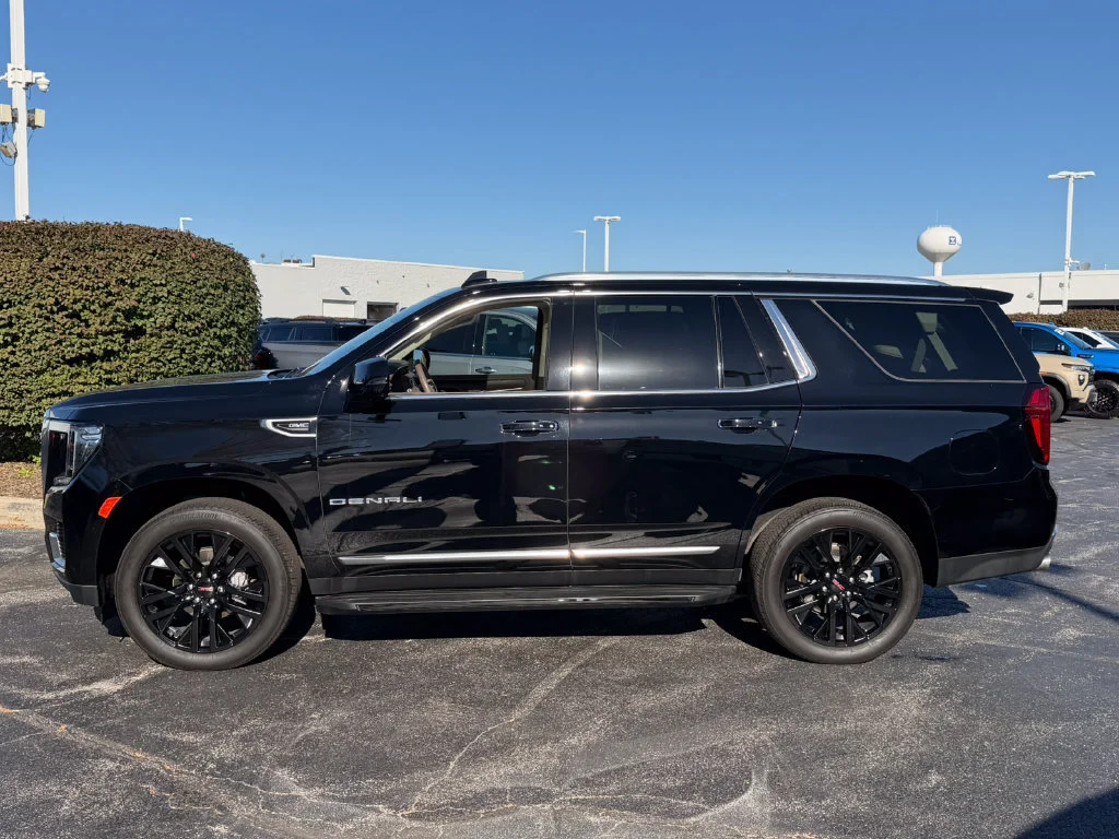 2023 GMC Yukon Denali - Photo 6