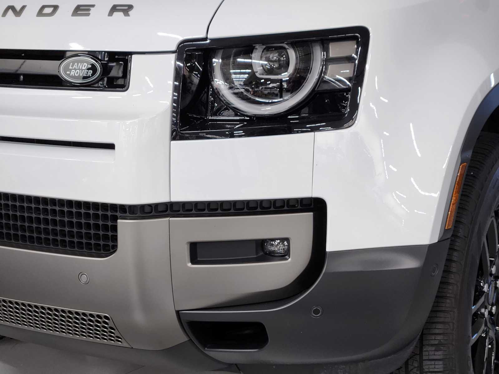 Used 2026 Fuji White Land Rover S image 12