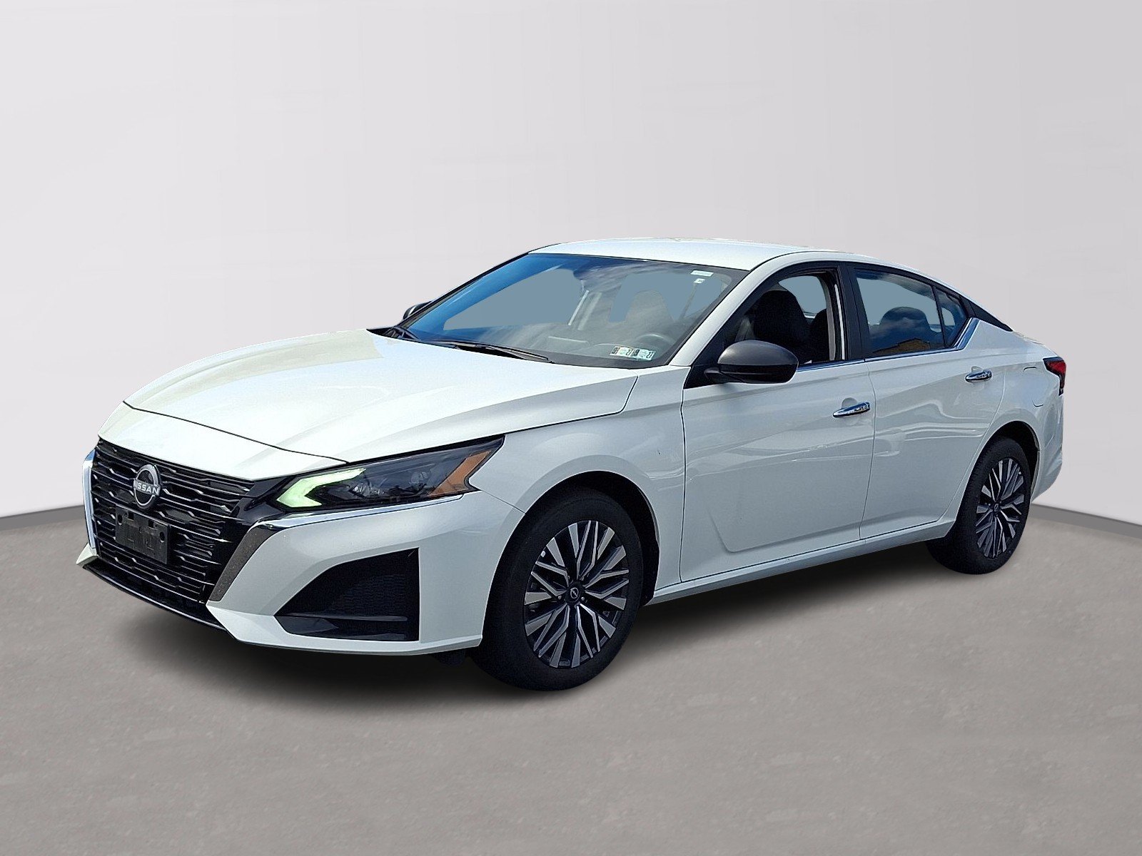 Used 2025 Pearl White Tricoat - QAB Nissan SV AWD image 3