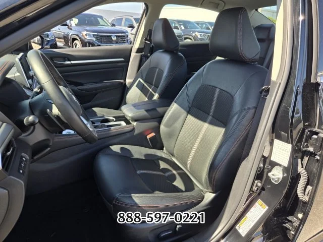 Used 2025 Super Black NISSAN 2.5 SR image 9