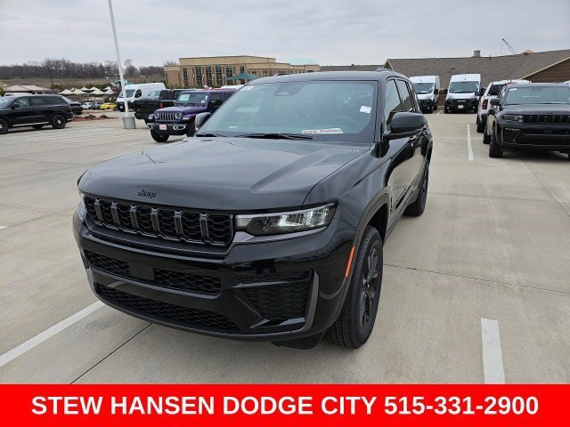 New 2026 Diamond Black Crystal Pearlcoat Jeep Laredo Altitude image 1