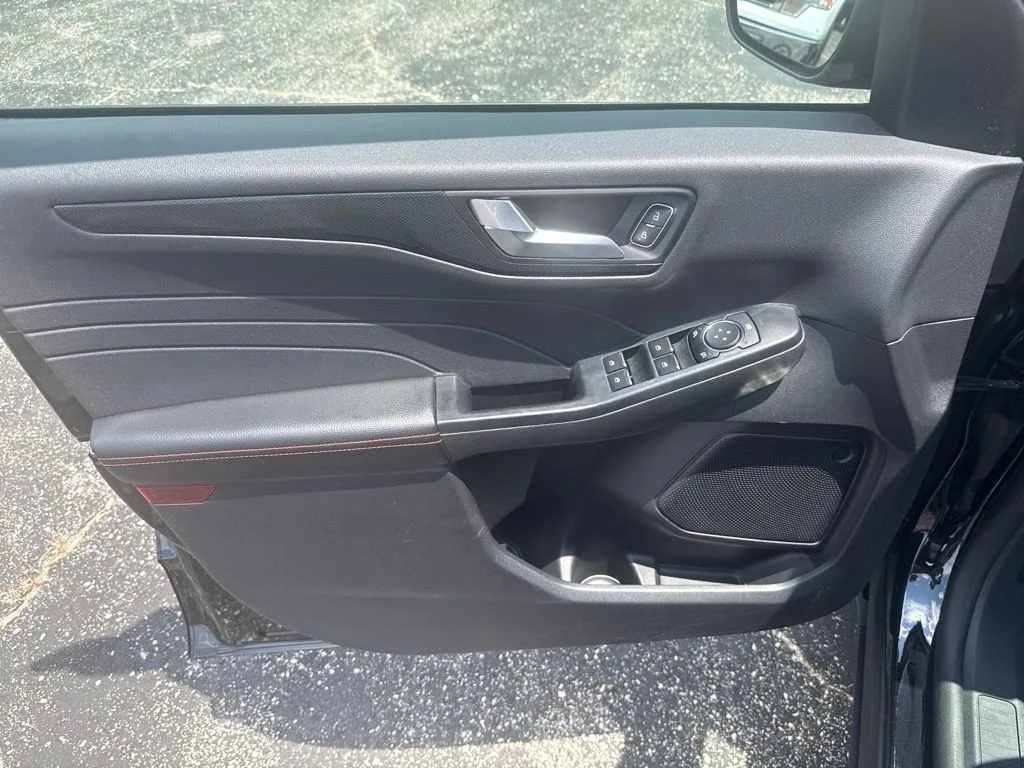 Used 2025 Black Ford ST-Line image 27