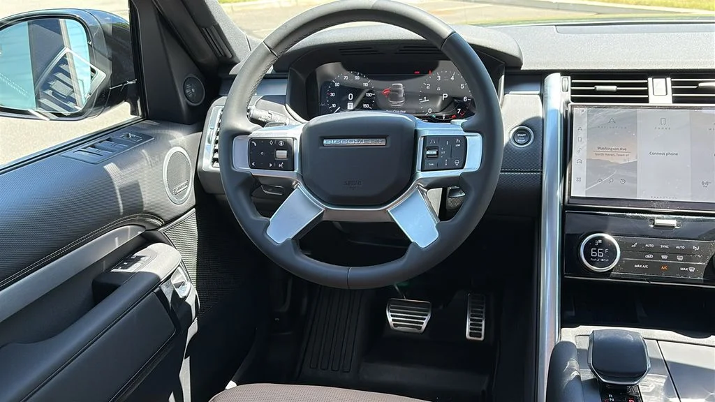 Certified Used 2025 Gray Land Rover Dynamic SE image 23
