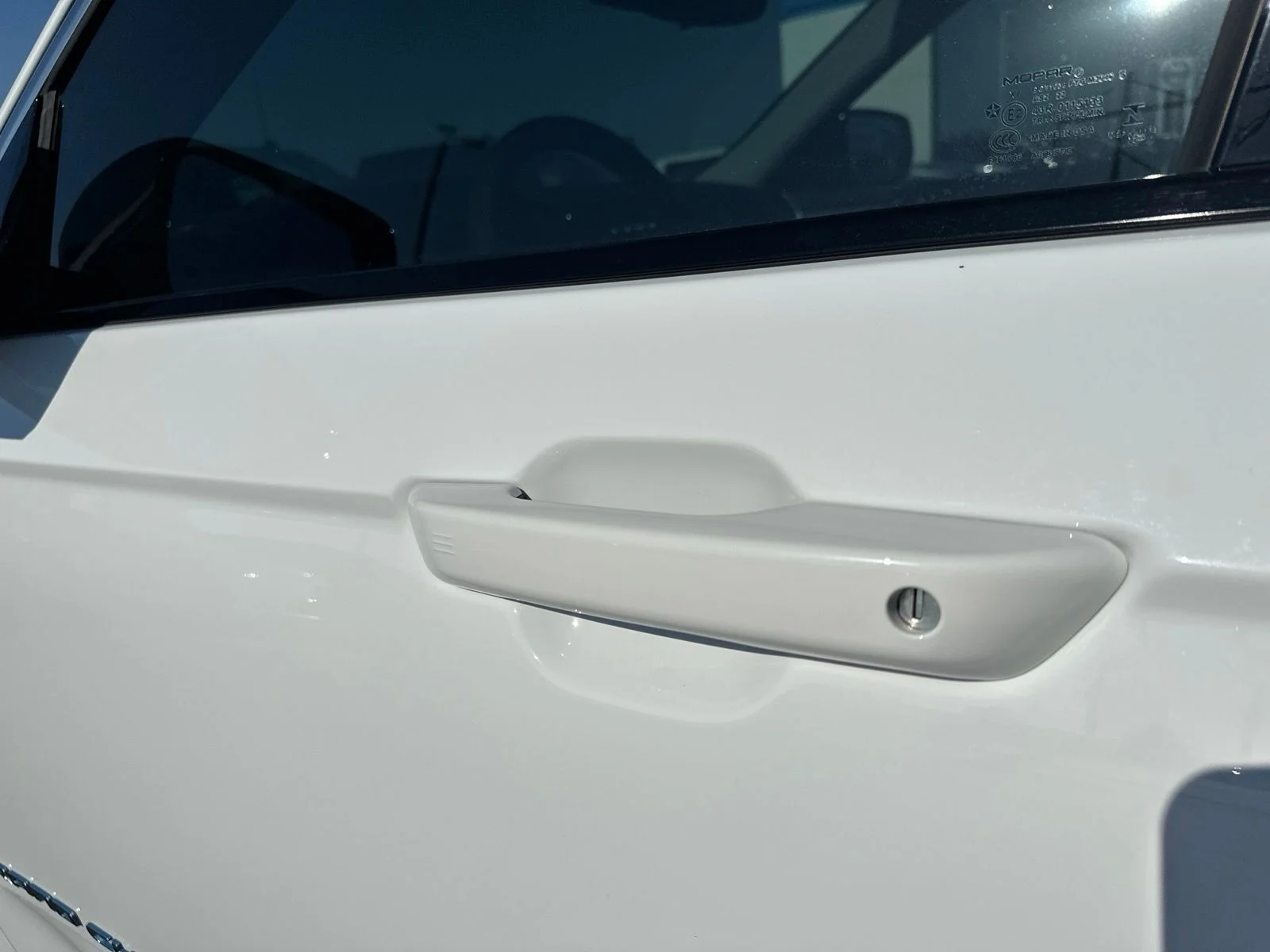 Used 2022 White Jeep 4xe image 9