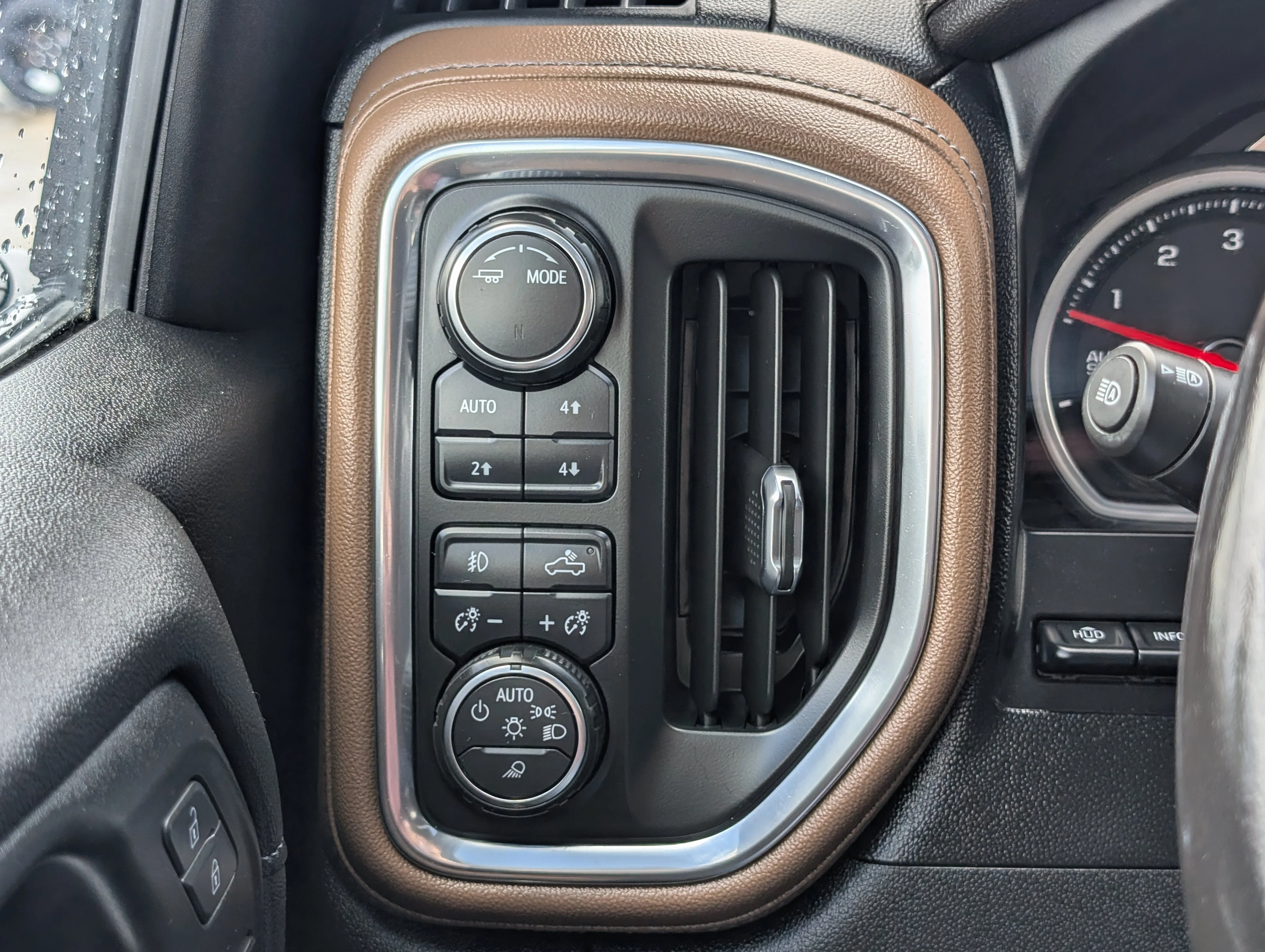 Used 2020 Black Chevrolet High Country image 31