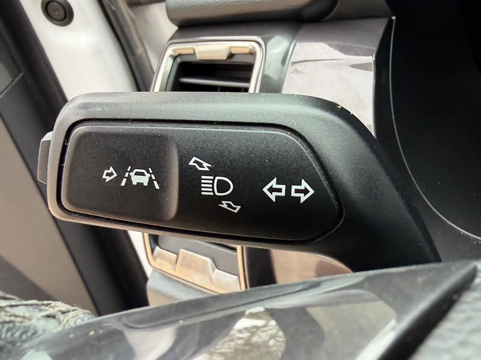 Used 2020 Oxford White Ford LARIAT image 26